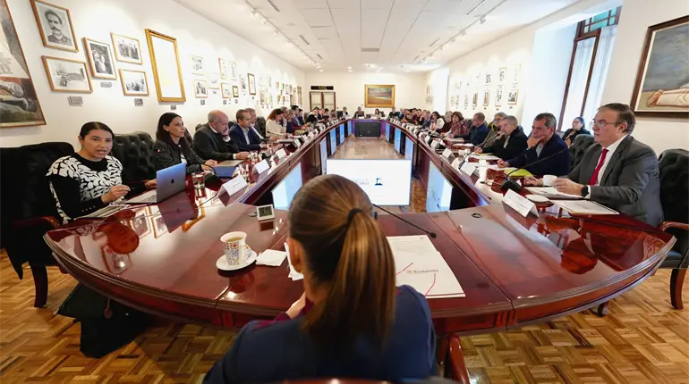 Re&uacute;ne Sheinbaum a economistas en Palacio Nacional; conversan sobre crecimiento y fortaleza econ&oacute;mica de M&eacute;xico