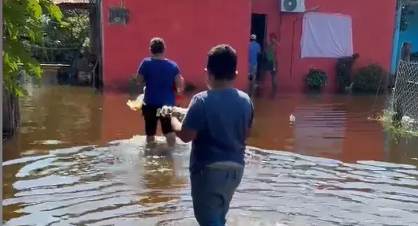 Piden apoyos habitantes del Ejido Mar&iacute;n, Cunduac&aacute;n, al cumplir una semana inundados