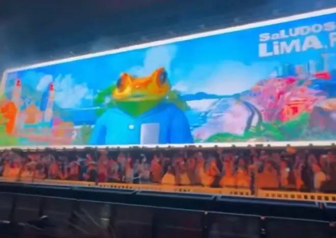 En su regreso a Lima, Bad Bunny confunde a Per&uacute; con Chile