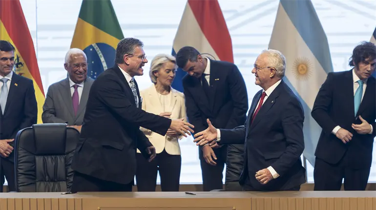 UE y Mercosur firman acuerdo comercial hist&oacute;rico
