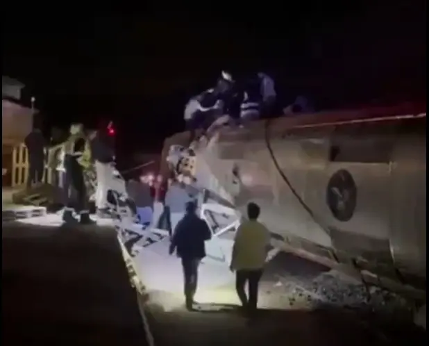 Descarrilan trenes de alta velocidad en C&oacute;rdoba, Espa&ntilde;a