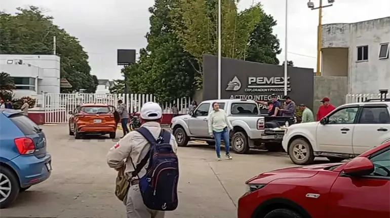 Con bloqueo en Activo Integral Macuspana de Ciudad Pemex exigen pago de afectaciones