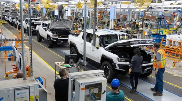 General Motors en M&eacute;xico despide a mil 900 trabajadores en Coahuila