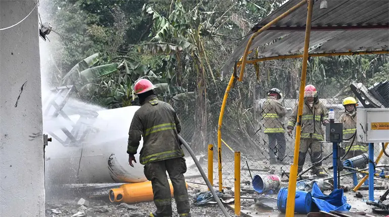 FGR tambi&eacute;n investiga explosi&oacute;n de pipas en R&iacute;o Viejo