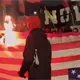 Queman bandera de EE. UU. durante protestas contra visita de Trump en Suiza