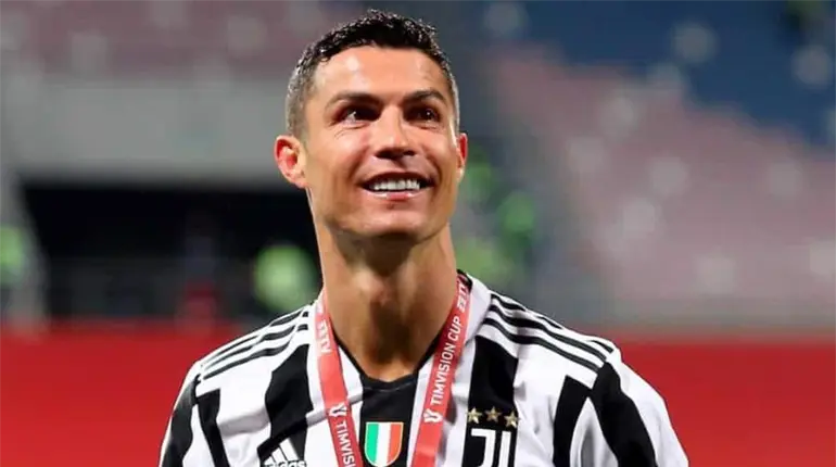 Cristiano Ronaldo gana demanda y no regresar&aacute; 10 mde a la Juventus