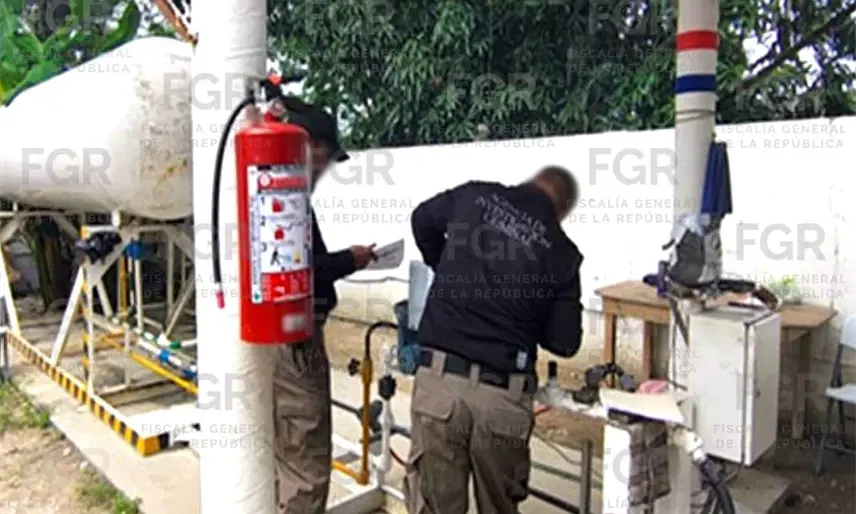 Asegura FGR mil litros de gas LP tras cateo en gasera sin permiso, en Centla