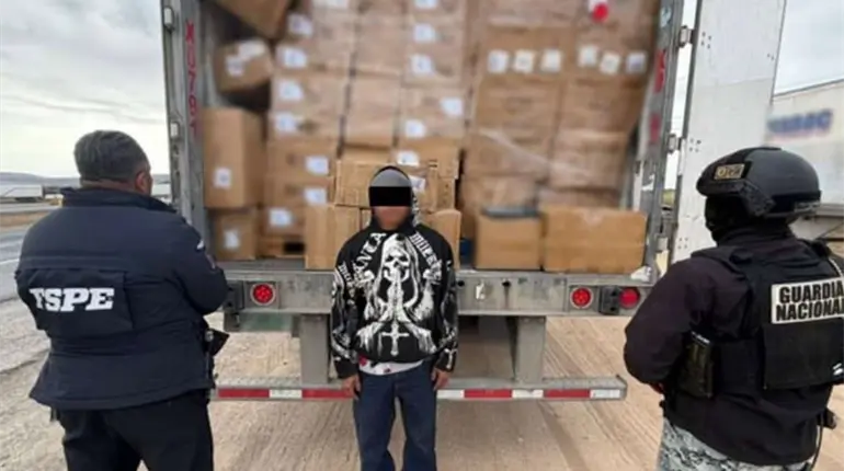 Aseguran en Guanajuato tr&aacute;iler con 24 toneladas de electr&oacute;nicos chinos