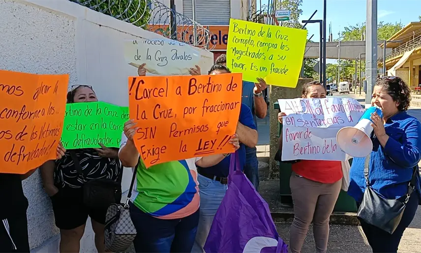 Afectados del fraccionamiento La Cruz se manifiestan en el PJF por presunto fraude en la venta de terrenos