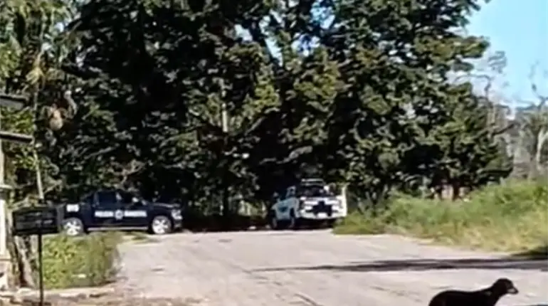 Graban ciudadanos balacera entre polic&iacute;as y presuntos delincuentes en Comalcalco