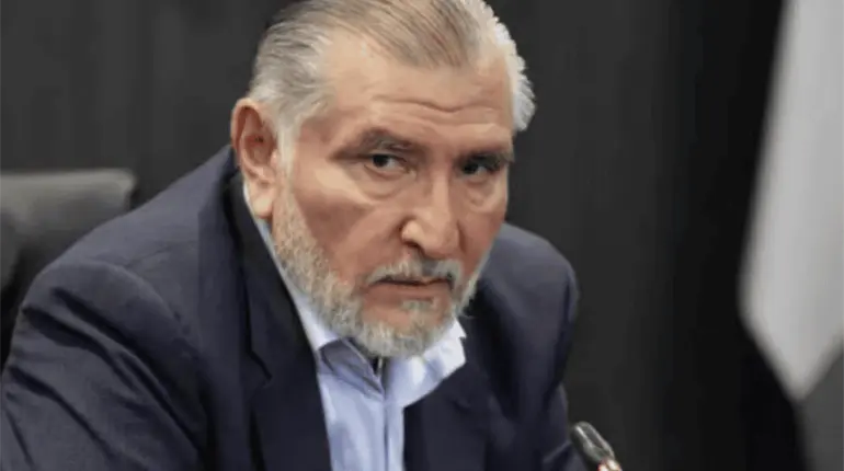 Desmiente Ad&aacute;n Augusto salida de tropas mexicanas al extranjero en avi&oacute;n de EE.UU.