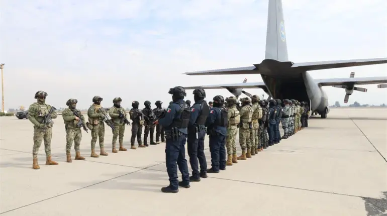 Embajador Ron Johnson reconoce colaboraci&oacute;n hist&oacute;rica tras env&iacute;o de 37 capos a EE. UU.