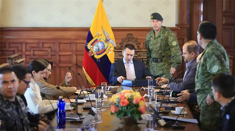 Ecuador impone arancel del 30% a Colombia "por falta de cooperaci&oacute;n en lucha contra la violencia del narco"