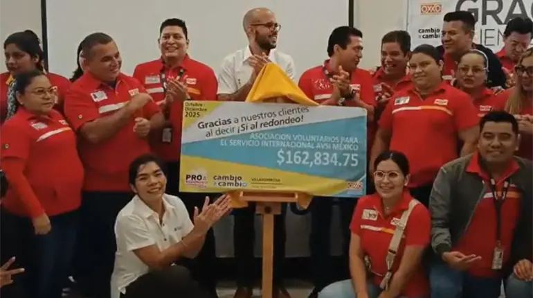 Entrega Oxxo a AVSI M&eacute;xico 162 mil de la campa&ntilde;a "Cambio x Cambio"