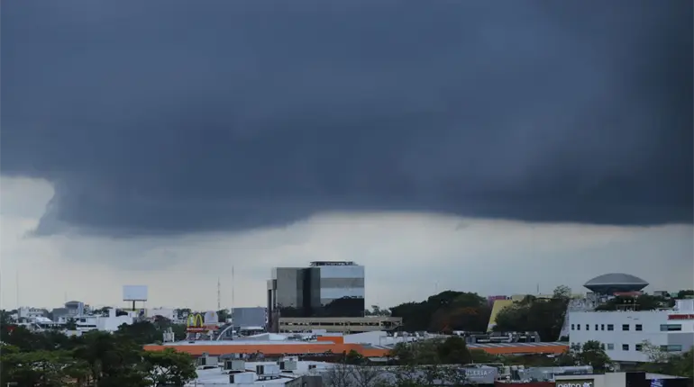Elevan a naranja alerta en Tabasco por Frente Fr&iacute;o 30