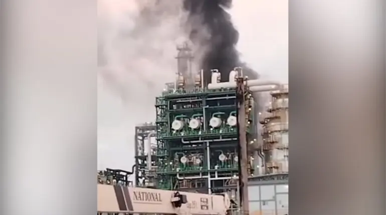 Controla Pemex conato de incendio en la Refiner&iacute;a Olmeca