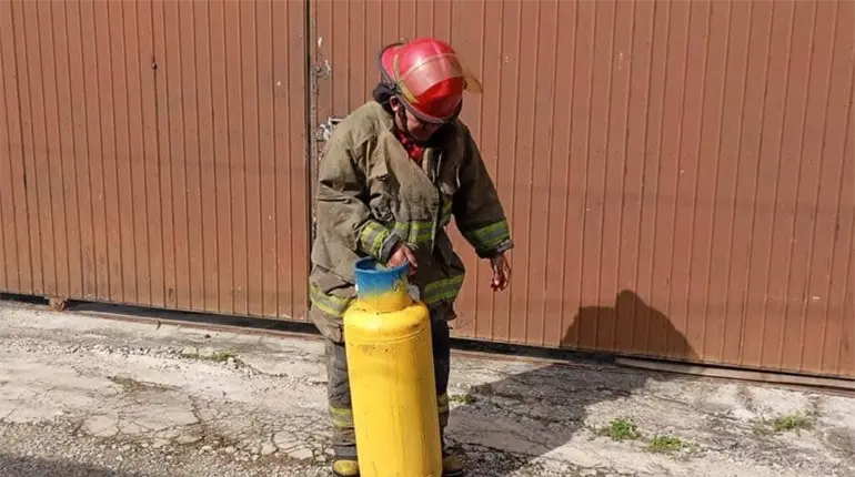 Atiende PC Tabasco fuga de gas LP en Bosques de Saloya