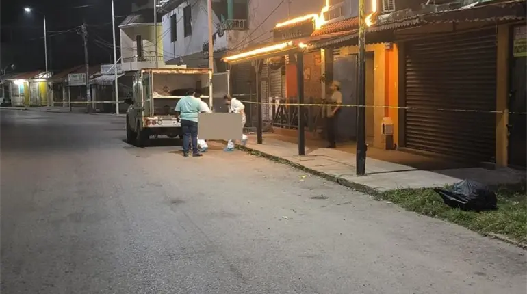 Ejecutan a mujer al interior de un bar en Macuspana