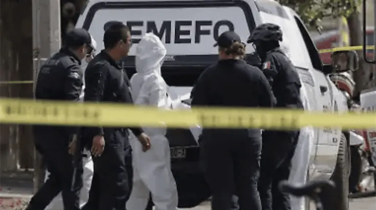 Asesinan a pareja de int&eacute;rpretes de se&ntilde;as y a su hija en Michoac&aacute;n