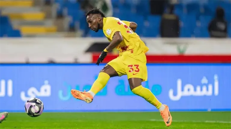 Juli&aacute;n Qui&ntilde;ones empata a CR7 como l&iacute;der de goleo en liga saud&iacute;