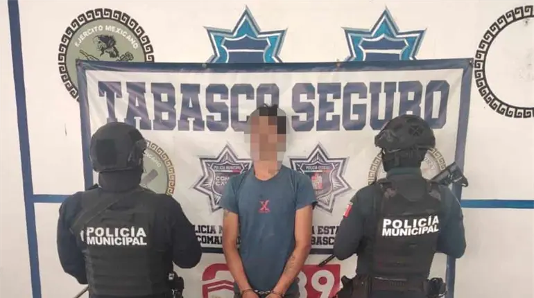 Capturan a &acute;El Metralleta&acute; en Comalcalco; le decomisan droga