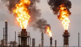 Descarta May riesgos por olores a gas de los mecheros de Pemex