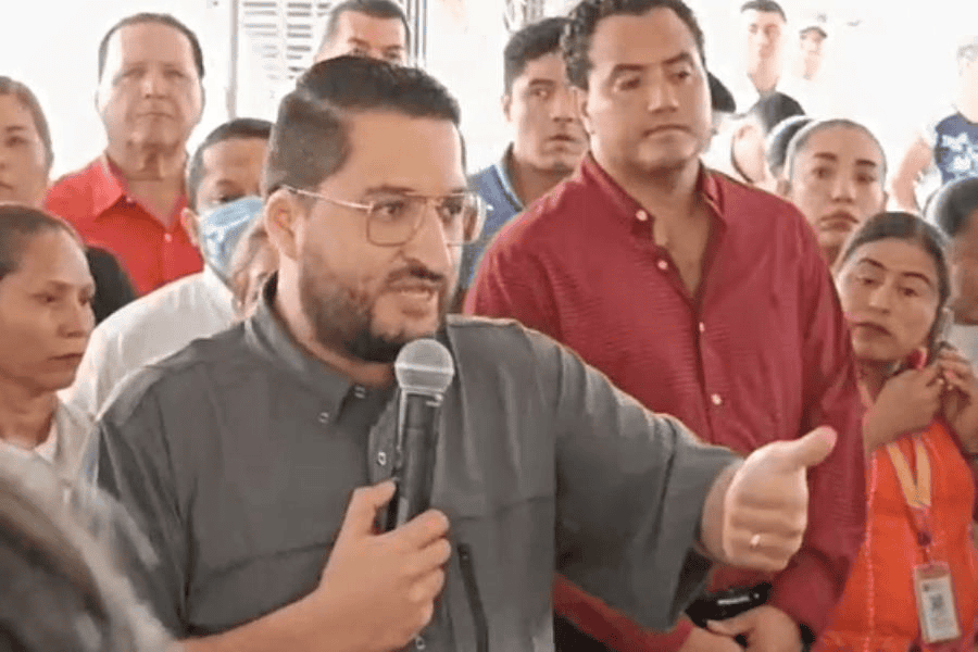 Por falta de pagos en horas extras paralizan trabajadores recolección de basura en Centro