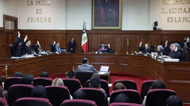 "Todav&iacute;a podr&iacute;an bajar un poquito": Sheinbaum a Ministros de la Corte sobre servicios y comodidades