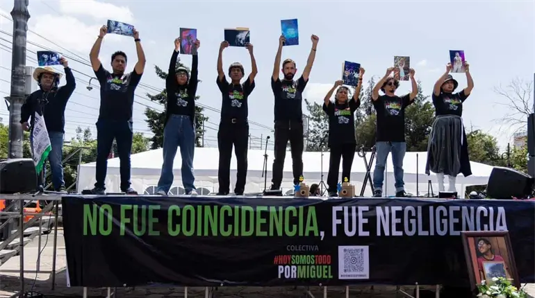 Realizan "anticoncierto" en honor a v&iacute;ctimas del Axe Ceremonia