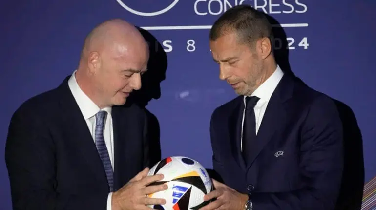 La UEFA exige la renuncia de Infantino de la FIFA