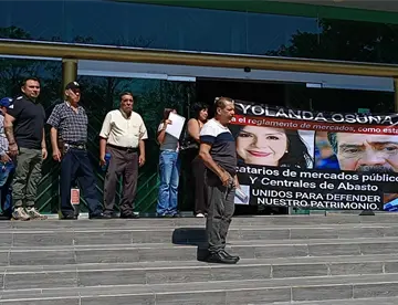 Comerciantes de mercados del Centro exigen al Congreso restituir su calidad de locatarios Comerciantes de mercados del Centro exigen al Congreso restituir su calidad de locatarios
