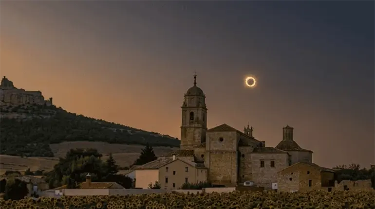 Eclipse solar es visible desde el &Aacute;rtico a la pen&iacute;nsula ib&eacute;rica