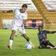 Equipo en China anota gol con dos balones al mismo tiempo