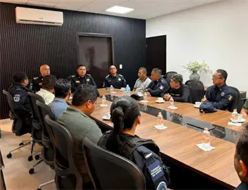 Reciben policías atención médica y acompañamiento jurídico tras quema de vehículos en la Azucena, Cárdenas