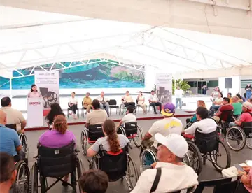 Entrega Gobierno de Centro 20 sillas de ruedas activas “a la medida” para usuarios con discapacidad motriz