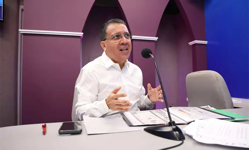 "¿Diez qué?, critica Audelino Macario calificación otorgada por Sheinbaum a May