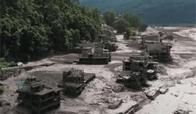 M&aacute;s de 580 muertos y 2,500 desaparecidos tras devastadora riada en Nepal
