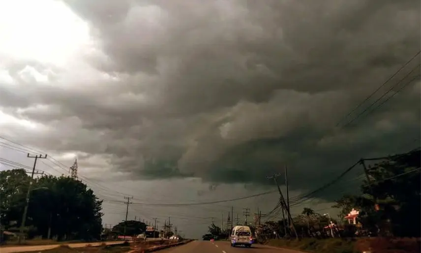 Canal de baja presión dejará lluvias intensas en Tabasco