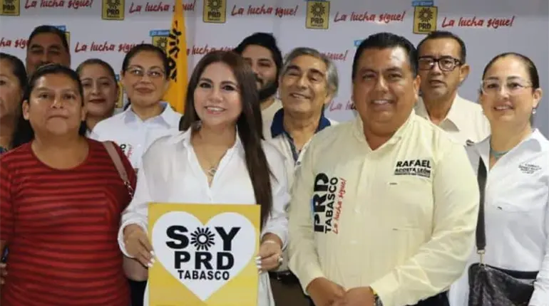 Rafael Acosta anuncia la adhesi&oacute;n de la exmorenista Mar&iacute;a Jim&eacute;nez Acosta, a las filas del PRD