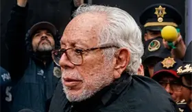 Con zafarrancho, Luis de Llano queda en libertad tras arresto por desacato en caso Sasha Sokol