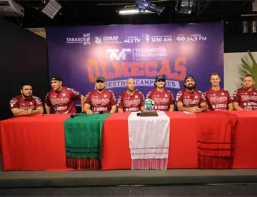 Jugadores de Olmecas conviven con la afición choca en medio de la efervescencia de la Serie del Rey