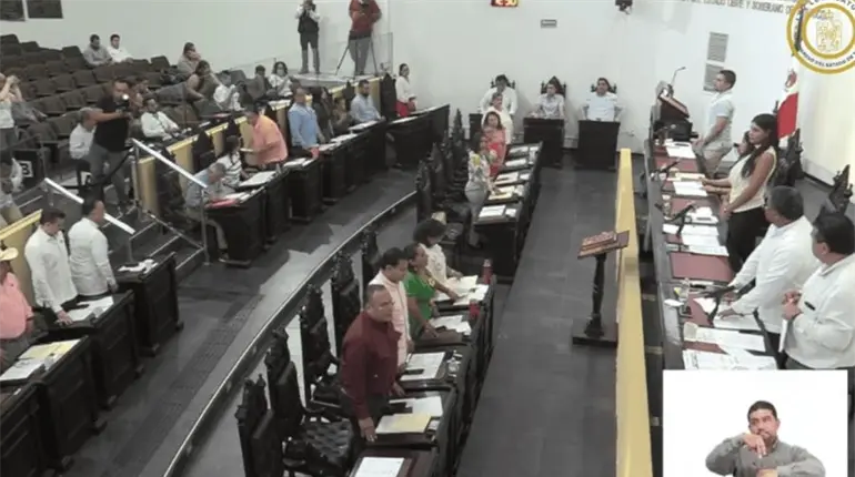 Entre choques por concesiones de hasta 60 a&ntilde;os, aprueba Congreso creaci&oacute;n de la JEC como &oacute;rgano descentralizado