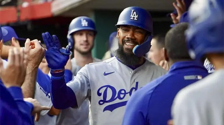 Yankees, Tampa Bay, Dodgers y Milwaukee avanzan a playoffs en Grandes Ligas
