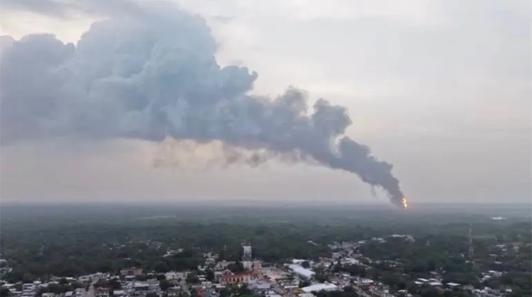 Explosi&oacute;n en planta de sal deja al menos 3 muertos en J&aacute;ltipan, Veracruz
