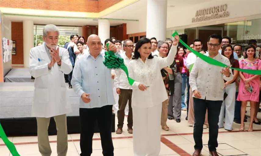 Universidad Olmeca se encamina a su 35 aniversario con inauguración de galería y presentación de libro