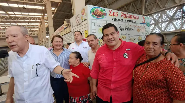 "Juntos X Tabasco" se re&uacute;ne con locatarios del Pino Su&aacute;rez