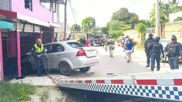 3 Detenidos deja persecuci&oacute;n de presuntos delincuentes en Tierra Colorada