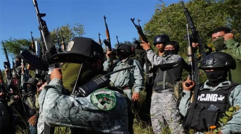 M&aacute;s de 134 mil polic&iacute;as en M&eacute;xico ganan menos que un sicario del CJNG: Inegi