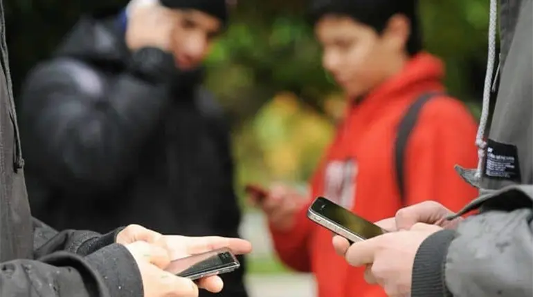 Consejer&iacute;a Jur&iacute;dica de Tabasco estudia regulaci&oacute;n de celulares e IA en escuelas