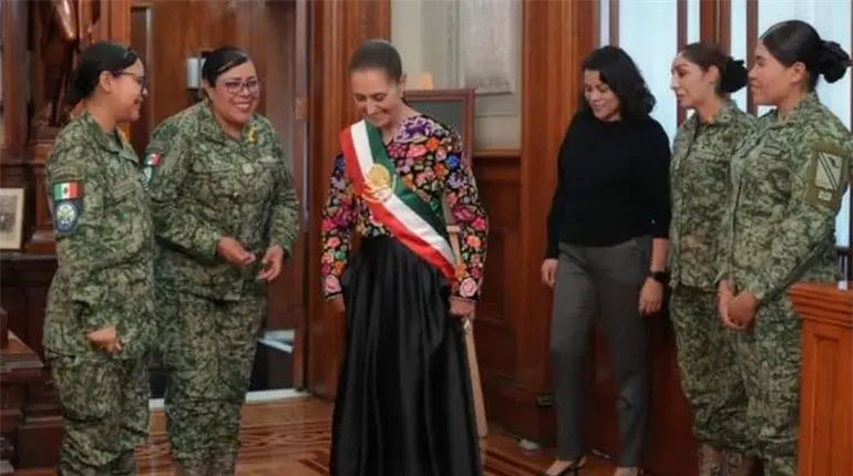 Sheinbaum revela que recicla su ropa, "no son las grandes firmas" afirma